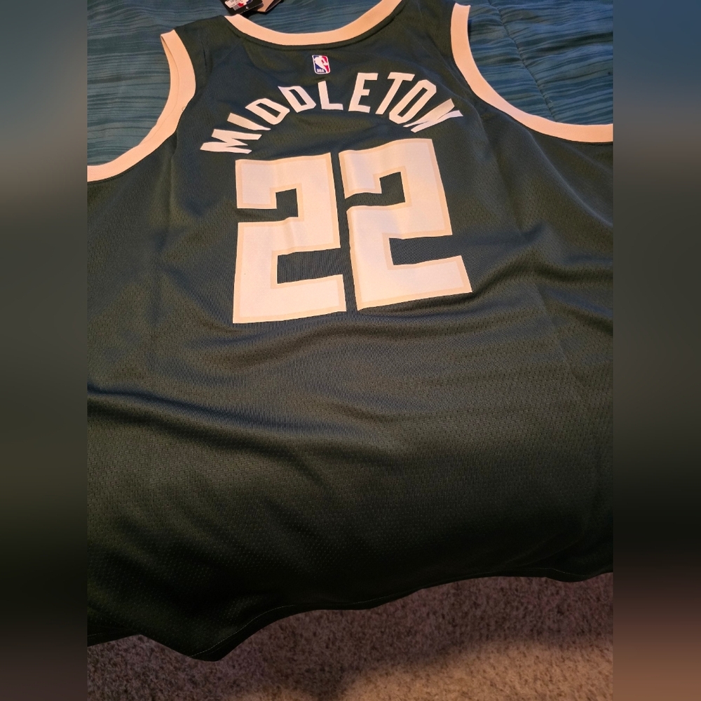 Khris Middleton Milwaukee Bucks #22 Nike Icon Jersey Home Authentic NWT Mens